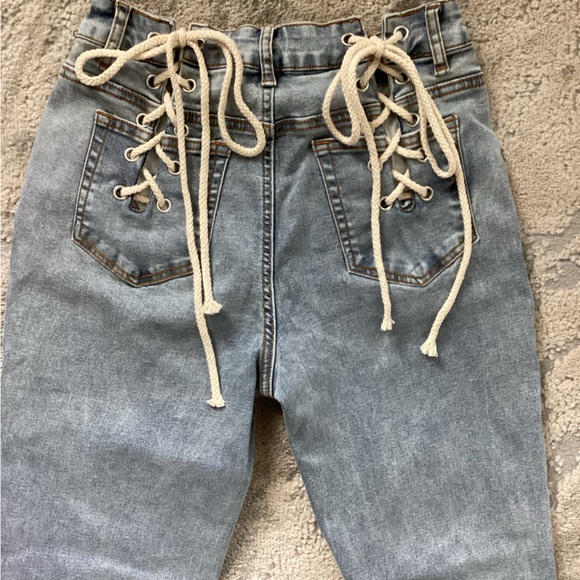 Lace up knot mom jeans - Picture 2 of 4